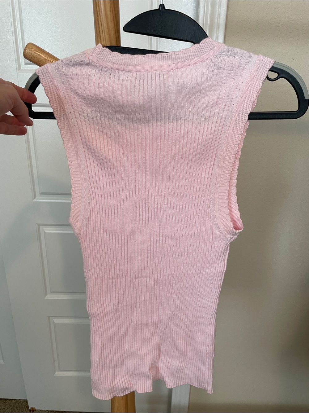 Light Pink Ribbed Sleeveless Tank Top - Picture 4 of 7